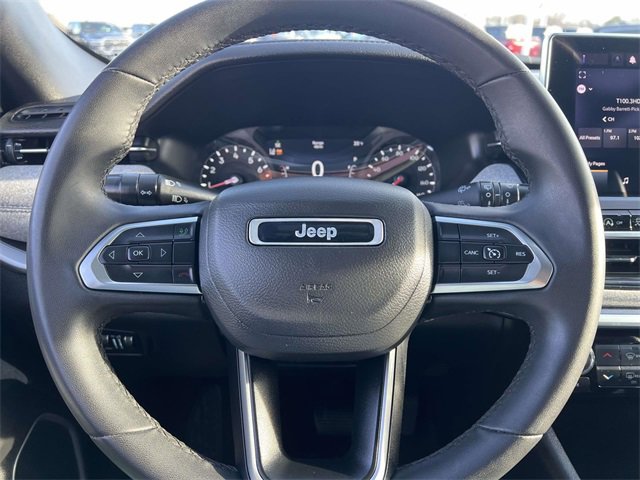 Used 2024 Jeep Compass Latitude image 14