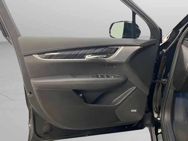 Used 2025 Cadillac XT6 Premium Luxury AWD/4WD image 19