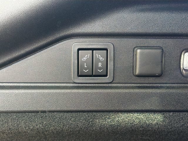 Used 2024 Cadillac Lyriq Sport AWD/4WD image 13