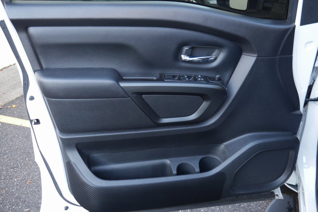 Used 2023 Nissan Titan SV w/ SV Convenience Package image 28