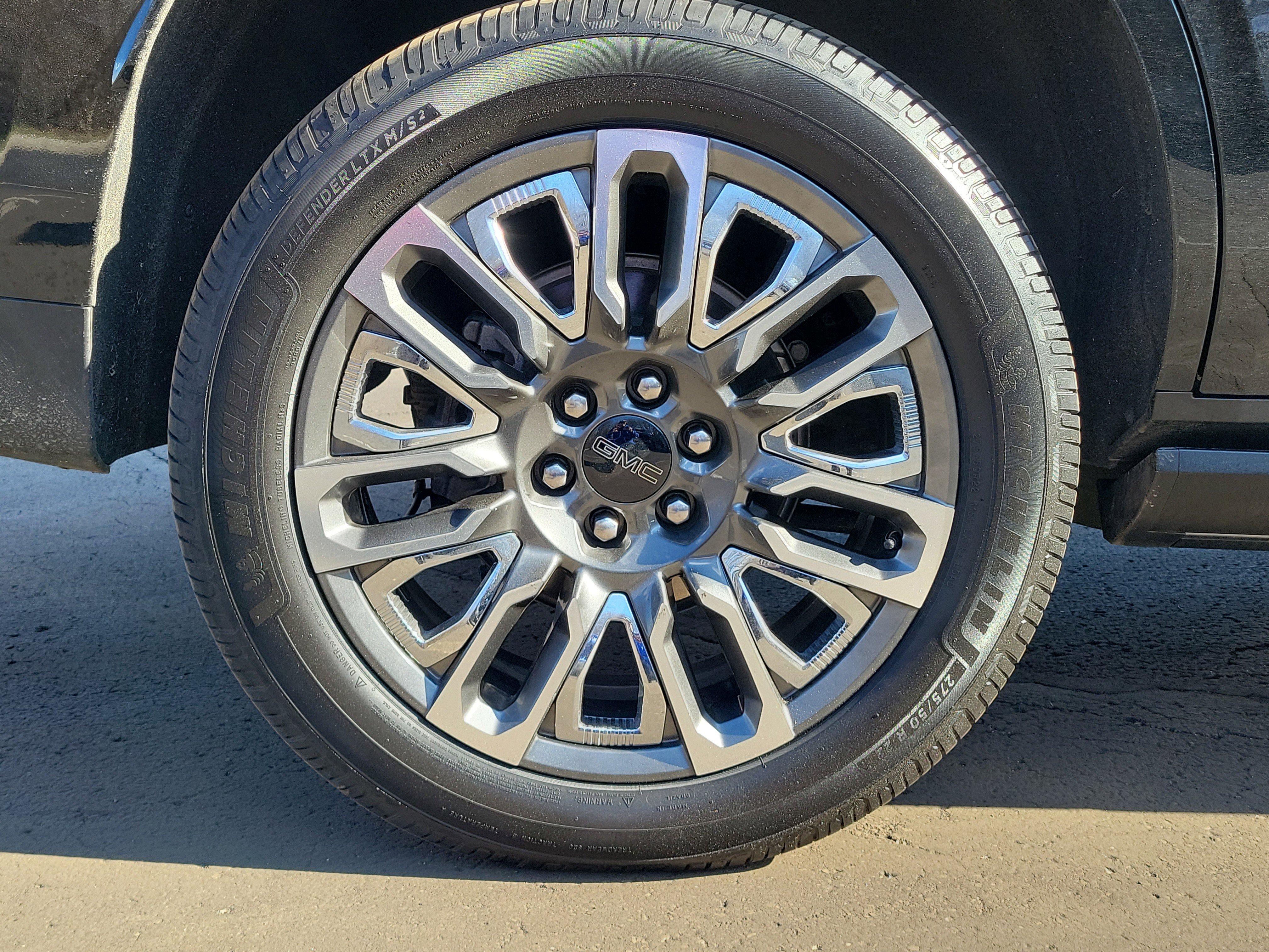 Used 2023 GMC Yukon Denali Ultimate image 5