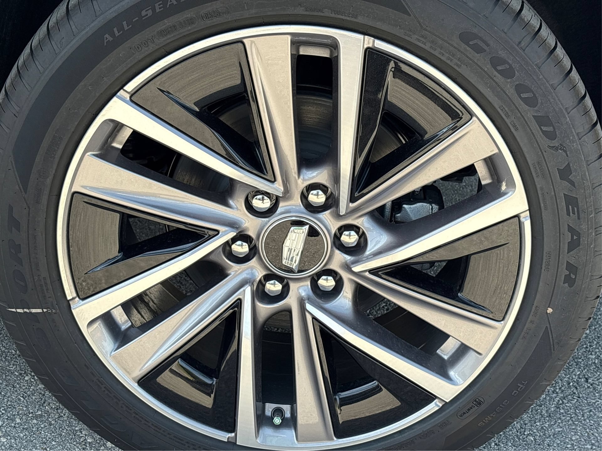 New 2027 Cadillac Vistiq Sport AWD/4WD image 13