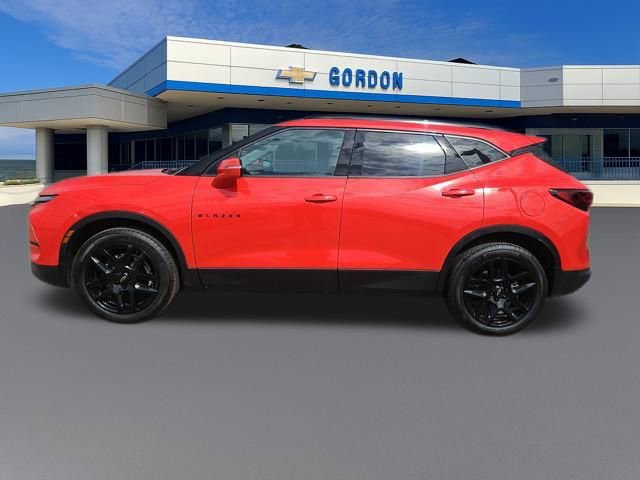 Used 2025 Chevrolet Blazer LT w/ Sound & Technology Package image 2