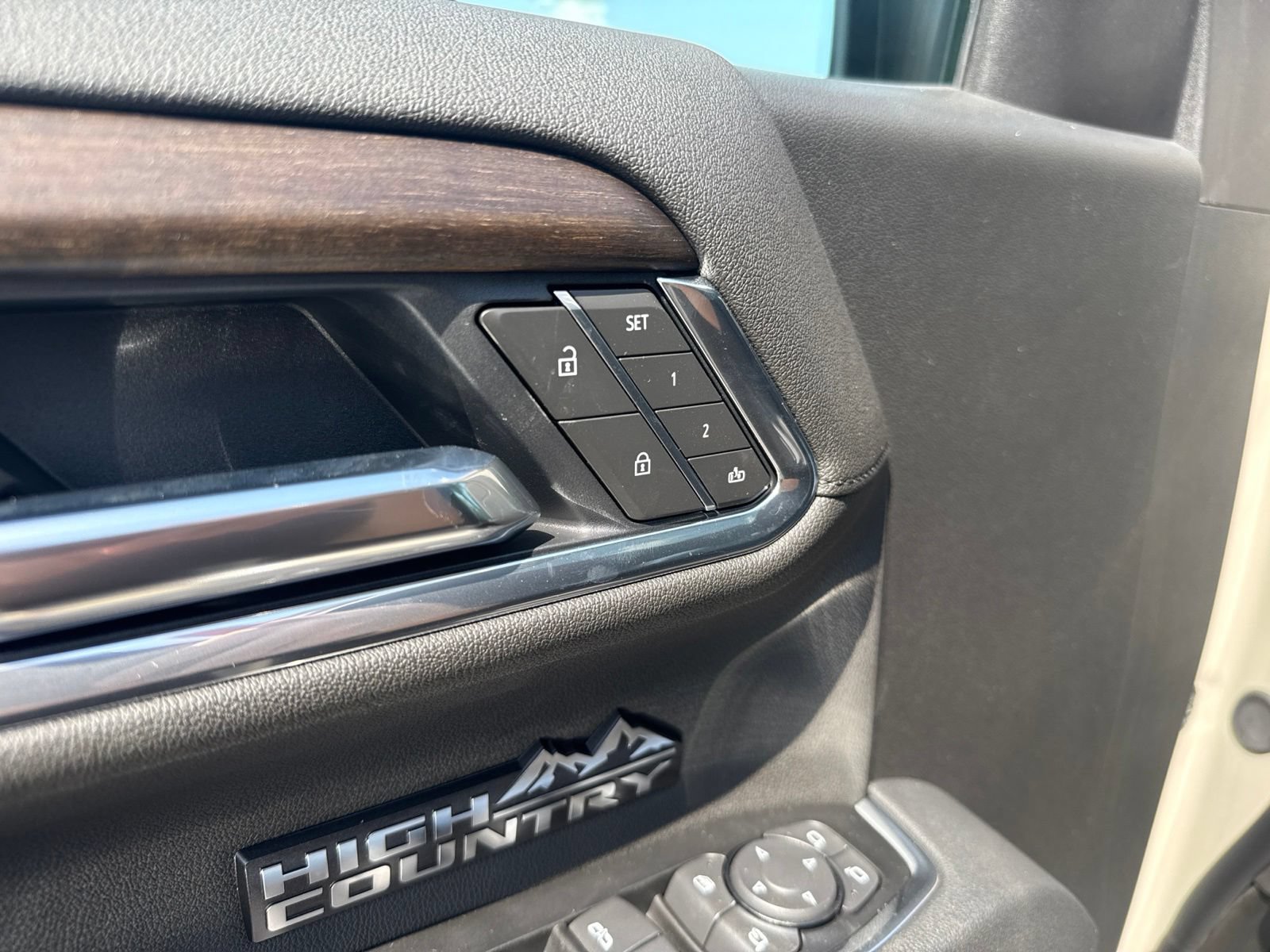 New 2026 Chevrolet Silverado 1500 High Country w/ Technology Package AWD/4WD image 17