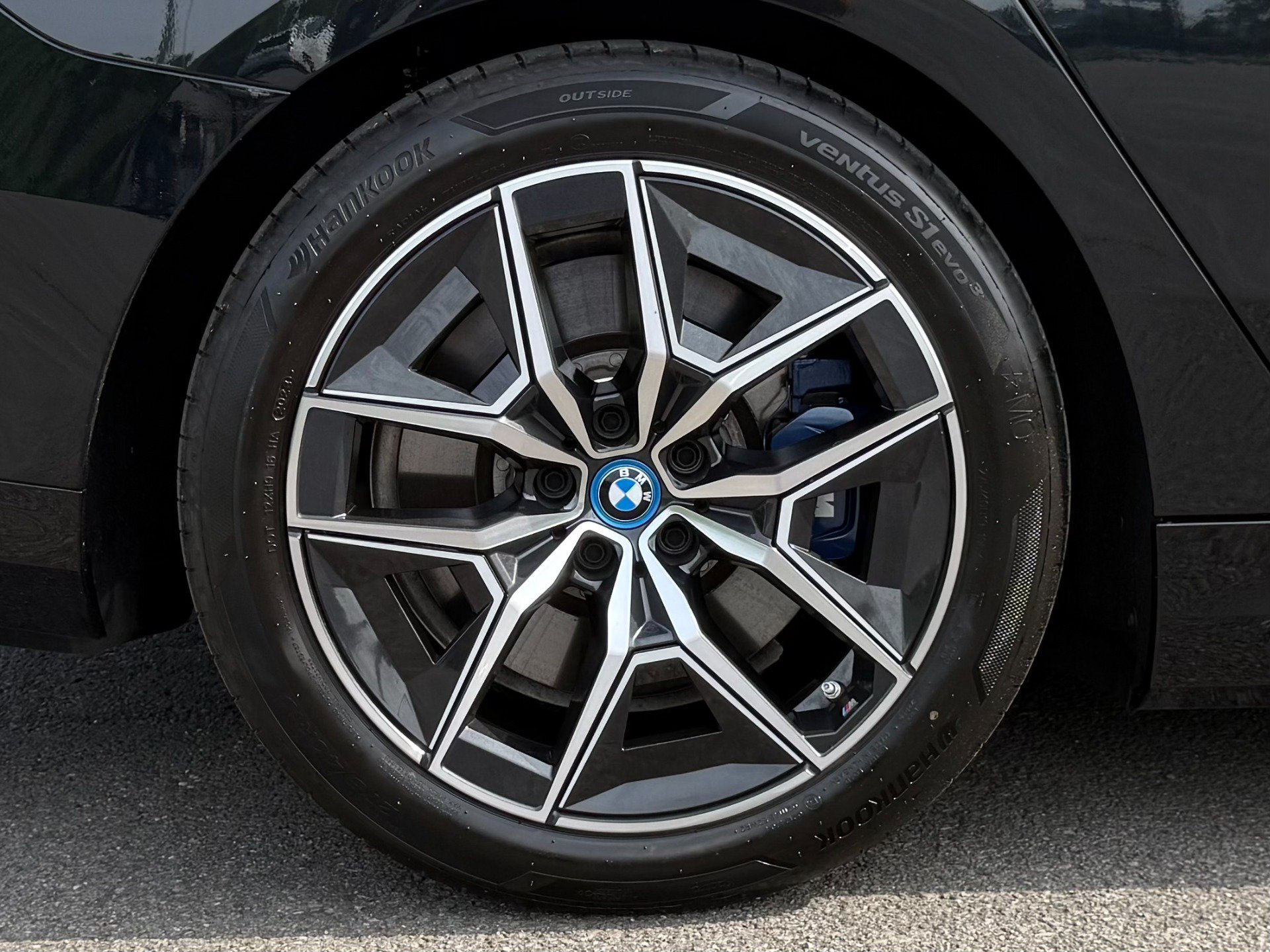 Used 2024 BMW i5 M60 w/ Premium Package AWD/4WD image 12
