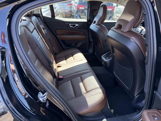 Used 2020 Volvo S60 T5 Inscription image 11