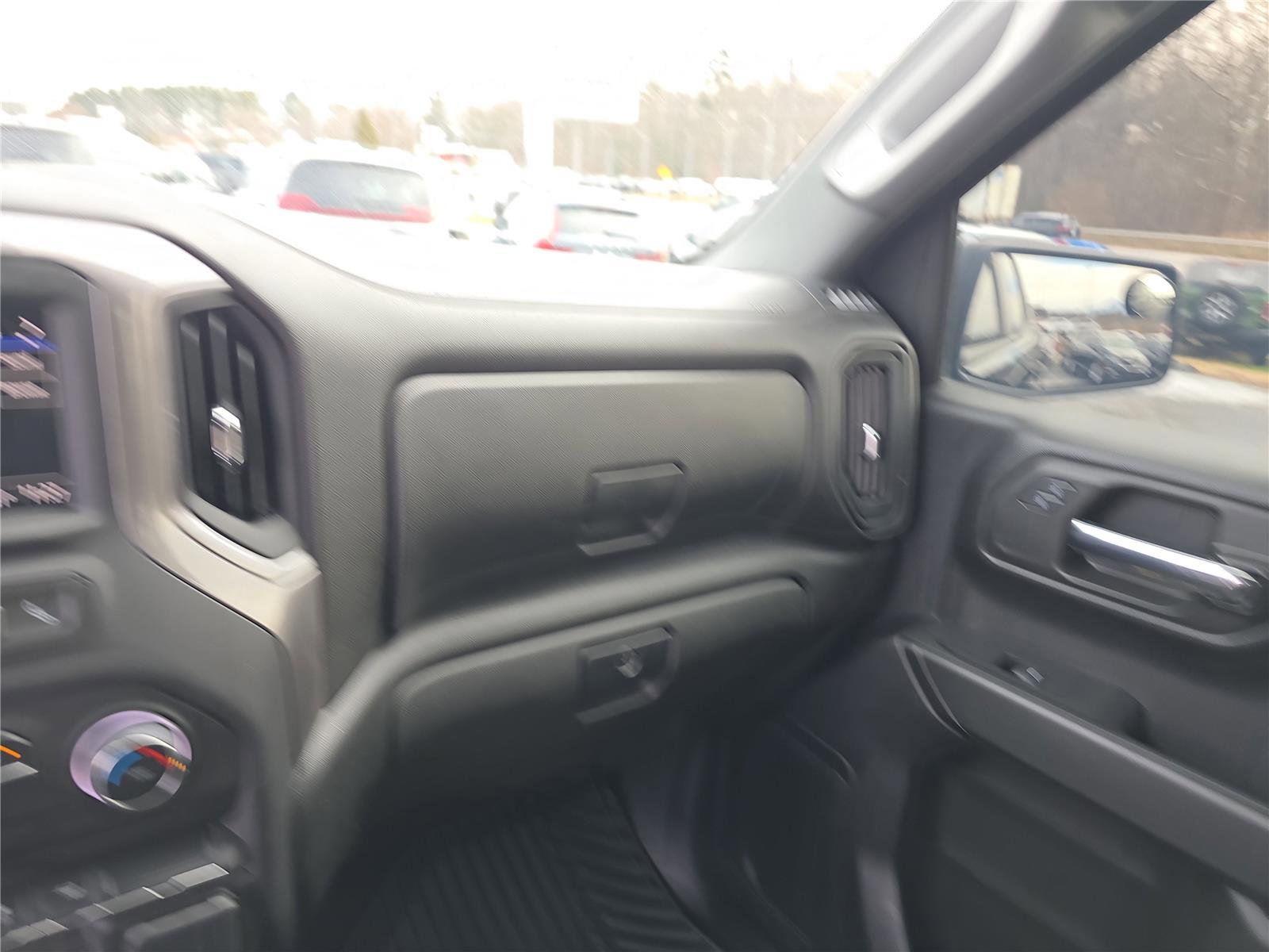 Used 2022 Chevrolet Silverado 1500 Custom image 24