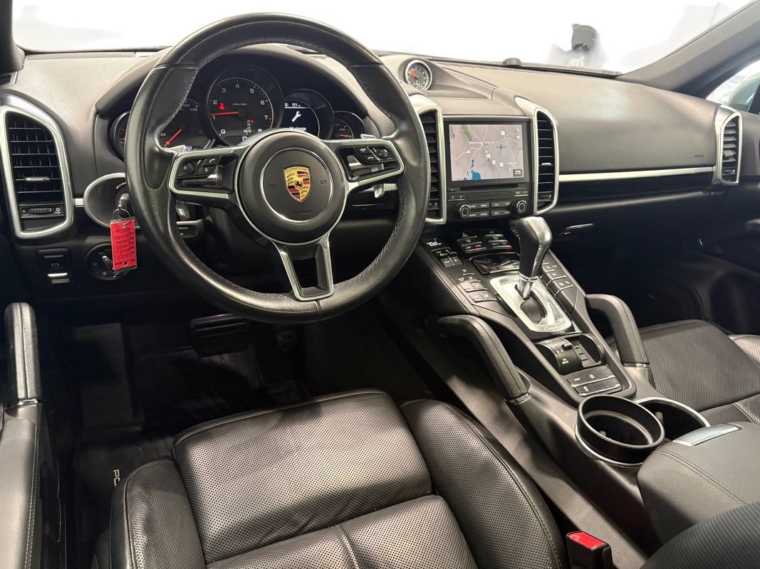Used 2018 Porsche Cayenne AWD/4WD image 17