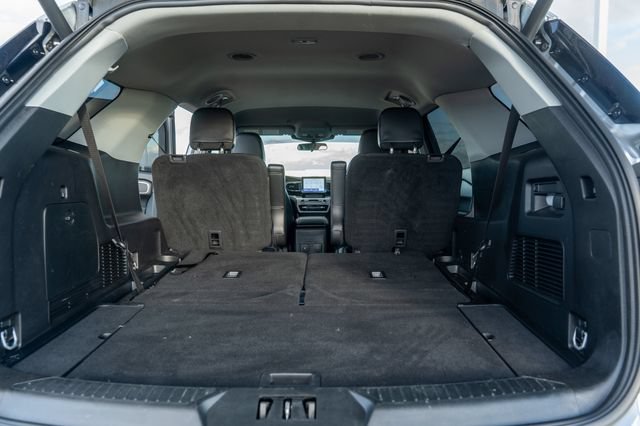 Used 2023 Ford Explorer XLT w/ Equipment Group 202A RWD image 19