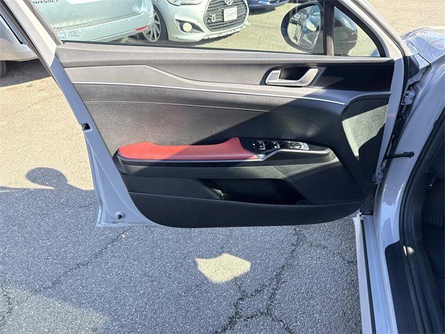 Used 2023 Kia K5 GT-Line image 13