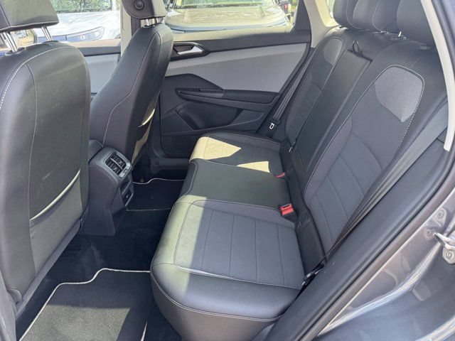 Used 2023 Volkswagen Taos SE w/ Panoramic Sunroof Package AWD/4WD image 35