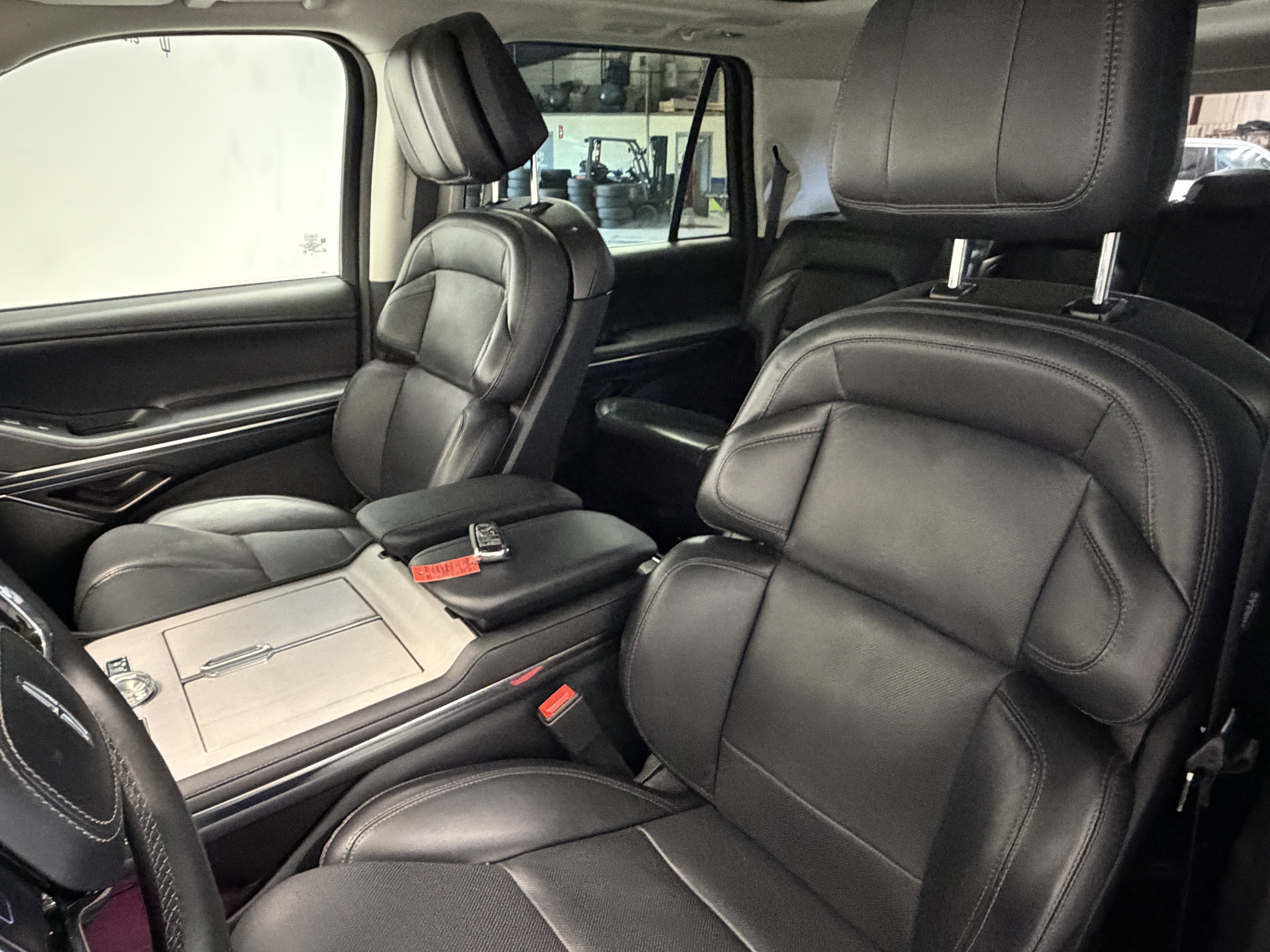 Used 2025 Lincoln Navigator L Reserve AWD/4WD image 22