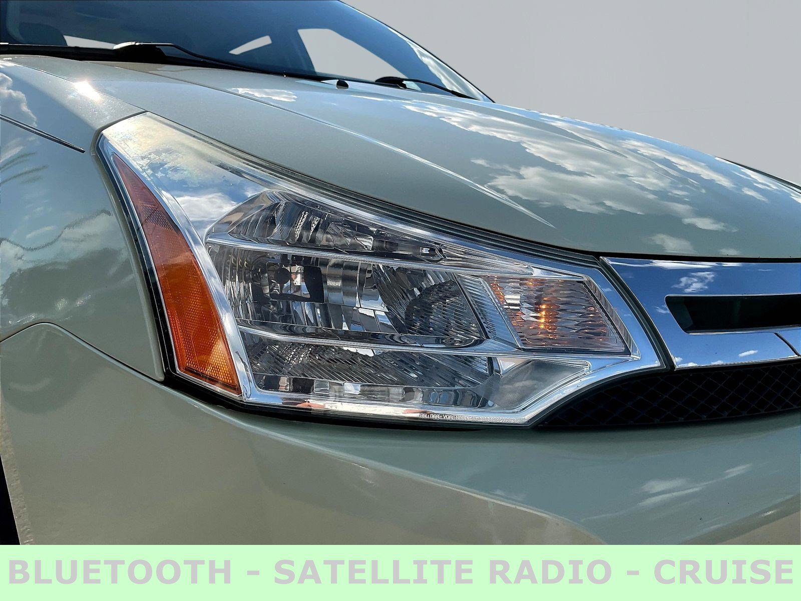 Used 2010 Ford Focus SE FWD image 32