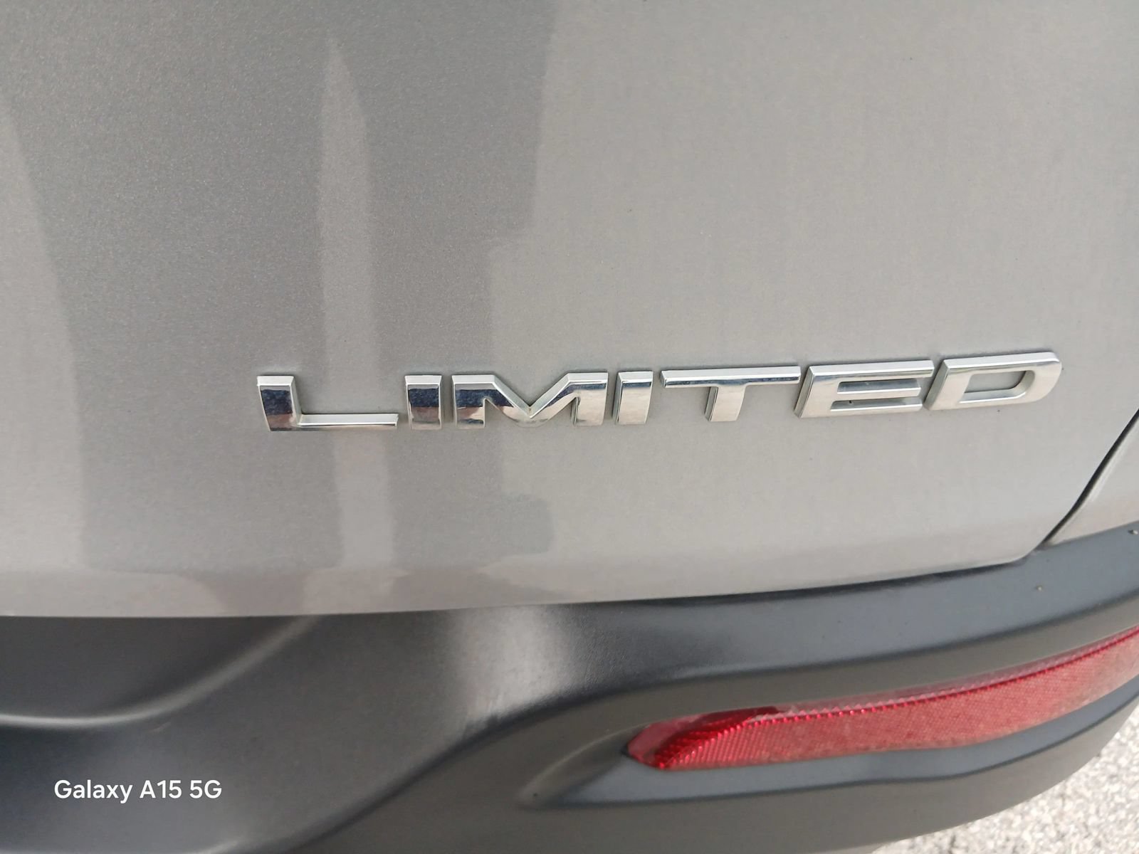 Used 2014 Jeep Cherokee Limited w/ Luxury Group FWD image 12