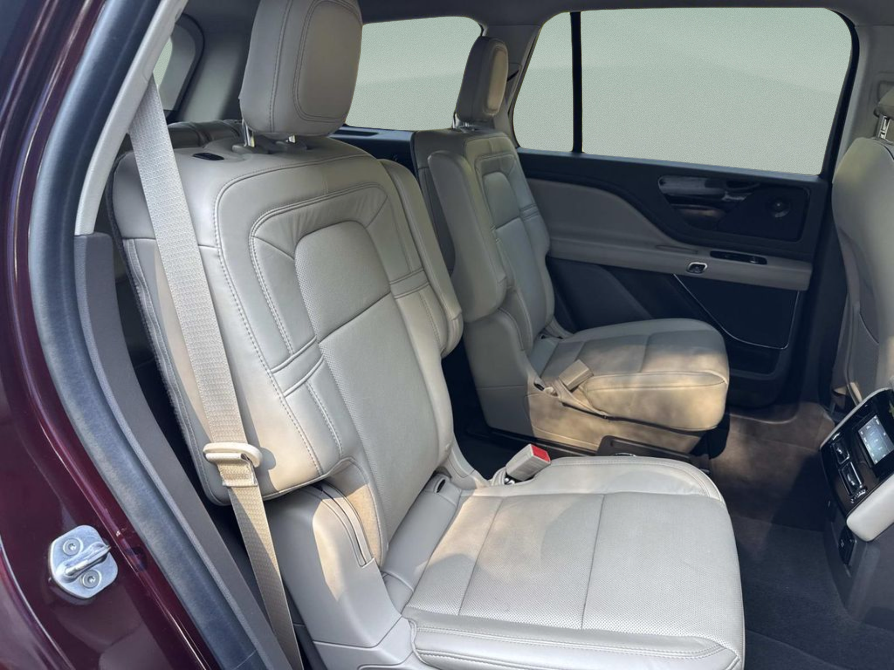 Used 2021 Lincoln Aviator Reserve w/ Elements Package Plus AWD/4WD image 17