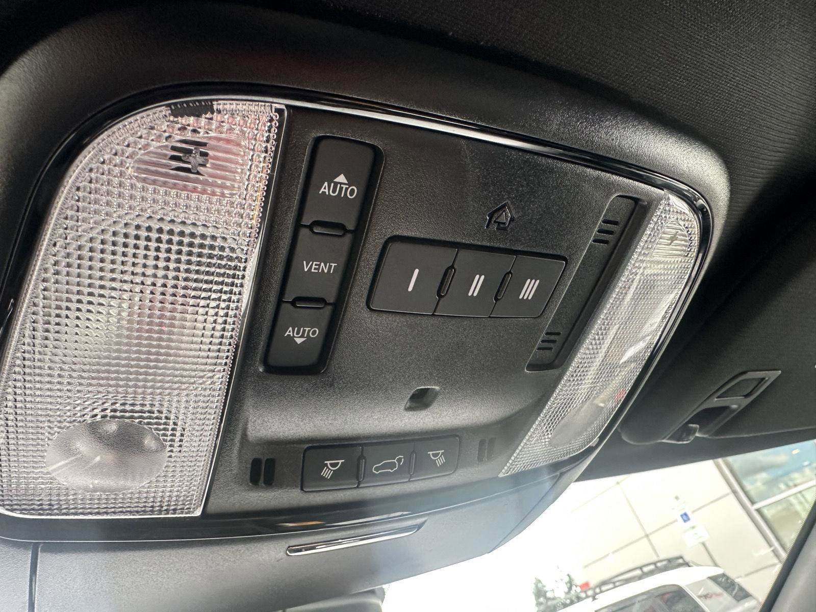 Used 2025 Dodge Durango R/T image 12