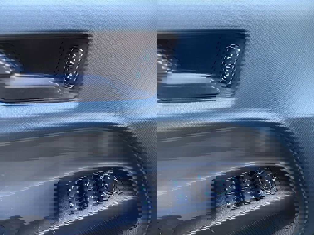 New 2025 Ford Maverick Lariat w/ Black Appearance Package image 14