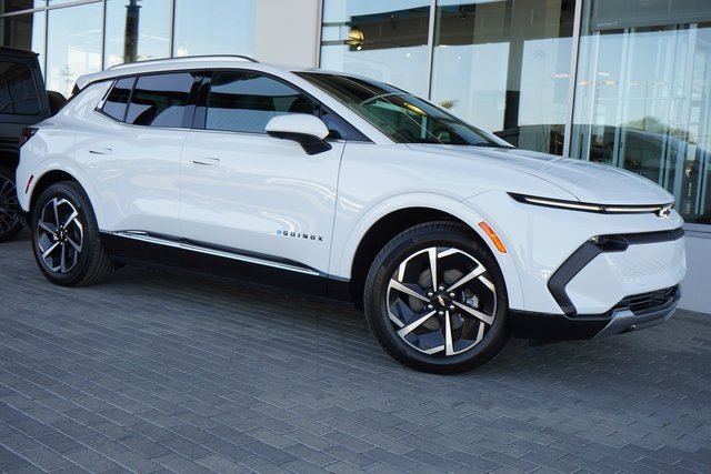 New 2025 Chevrolet Equinox EV LT image 1