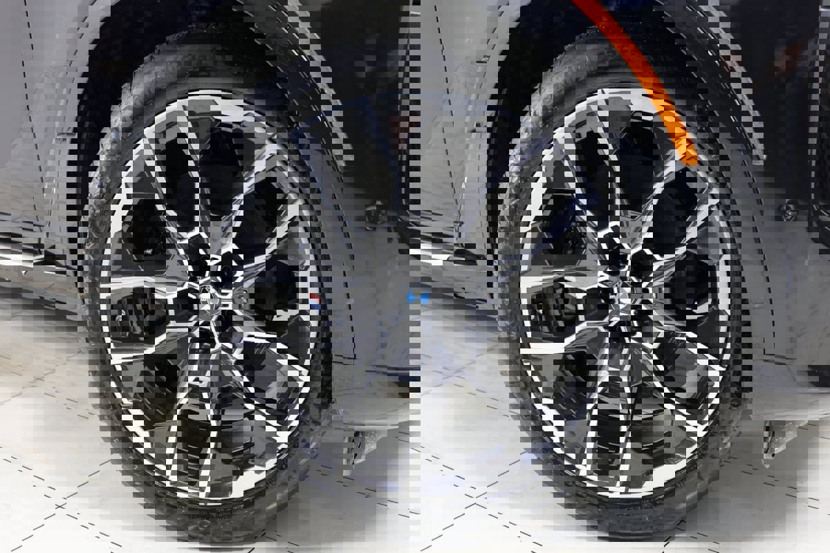 Used 2023 BMW X7 xDrive40i w/ M Sport Package image 15