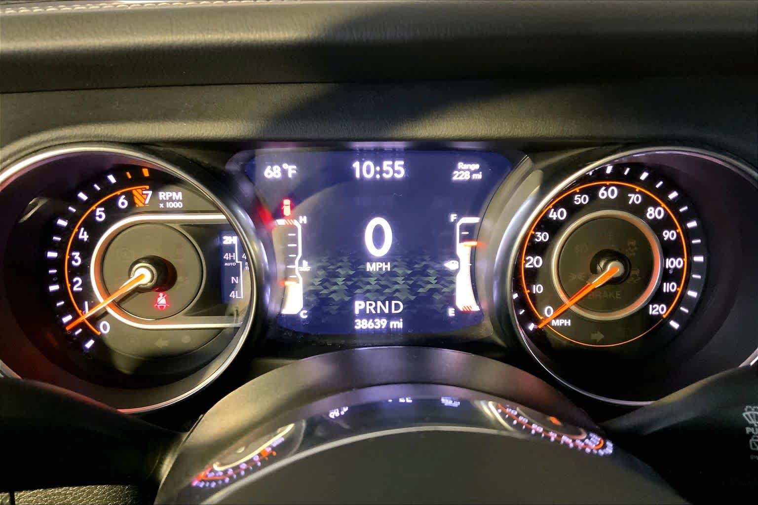 Used 2021 Jeep Wrangler Unlimited Sahara AWD/4WD image 26