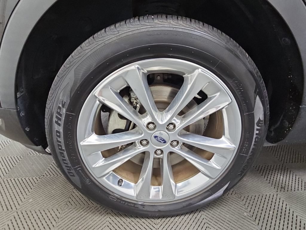 Used 2018 Ford Explorer Limited w/ Equipment Group 301A AWD/4WD image 48