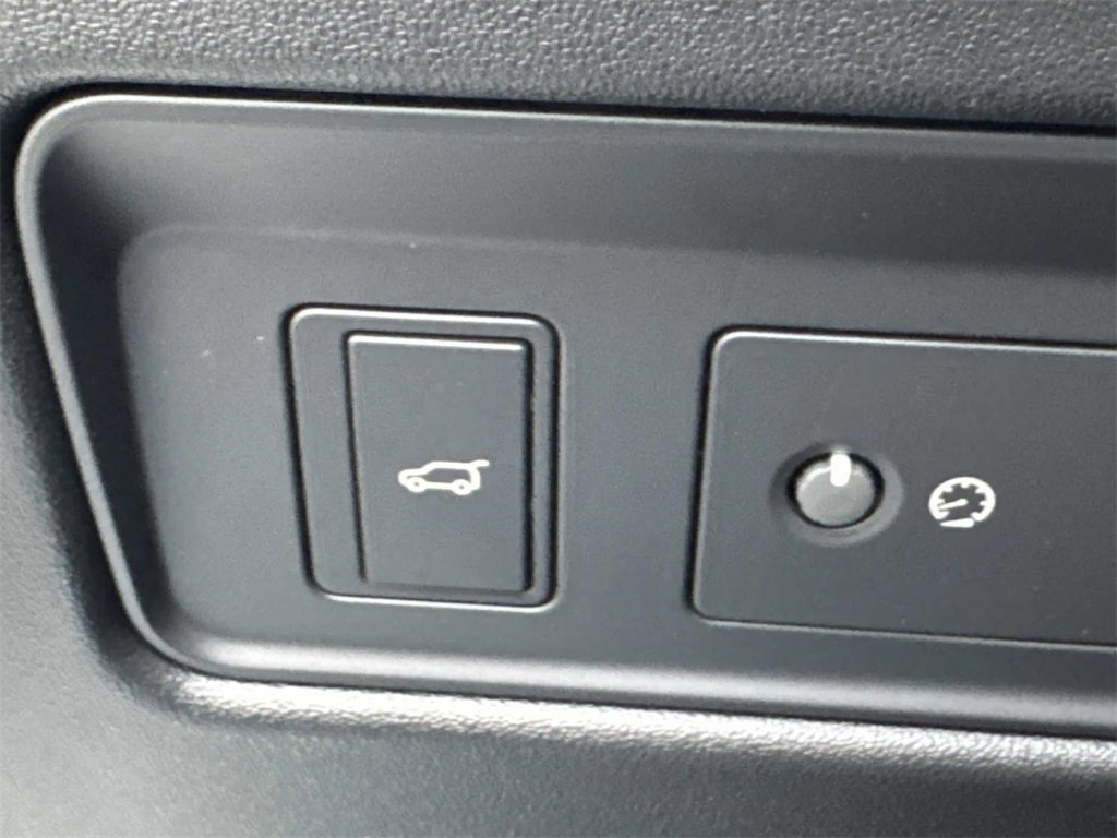 New 2026 Land Rover Discovery Limited Edition image 29