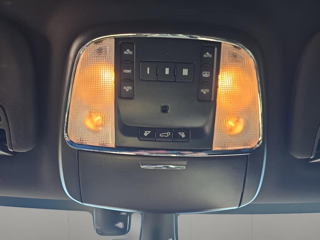 Used 2019 Jeep Grand Cherokee Overland image 36