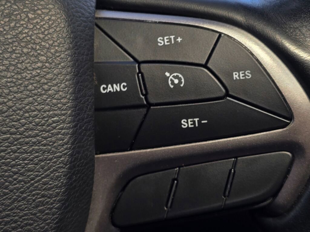 Used 2020 Jeep Grand Cherokee Overland image 39