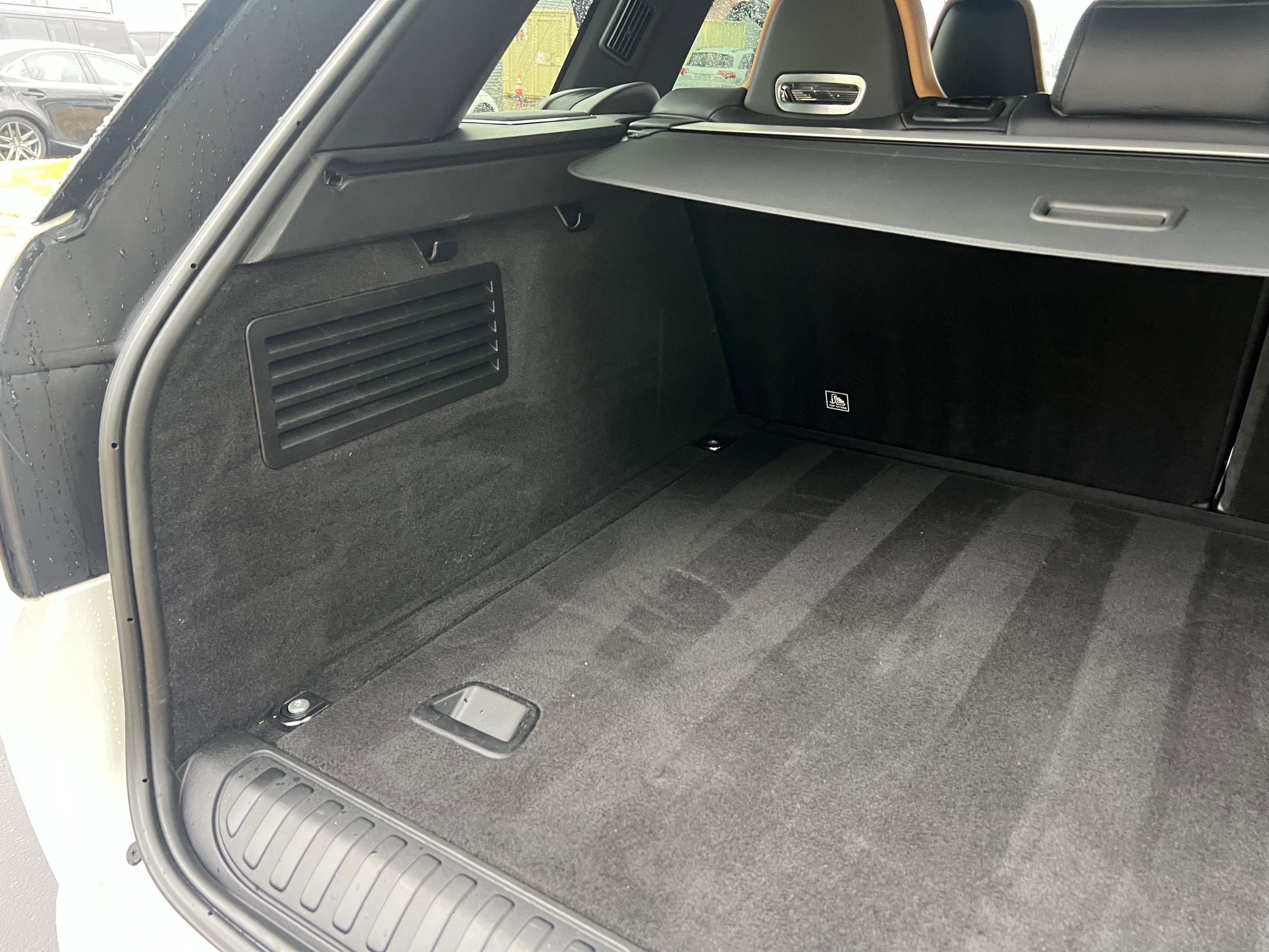 Certified 2022 Land Rover Range Rover Sport SVR image 34