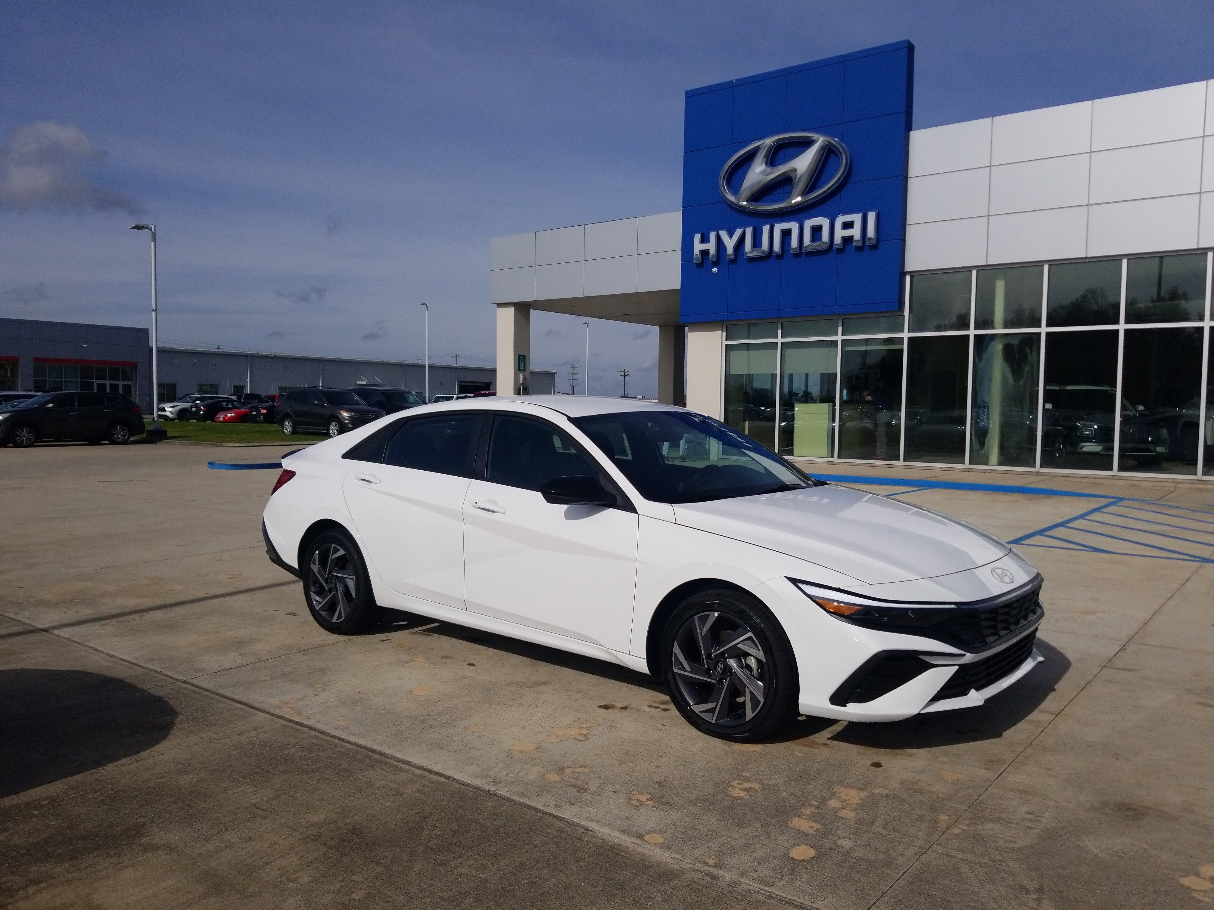 New 2025 Hyundai Elantra SEL