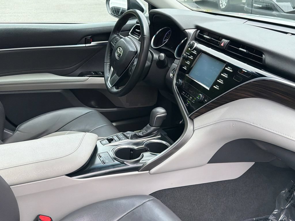 Used 2018 Toyota Camry XLE FWD image 10