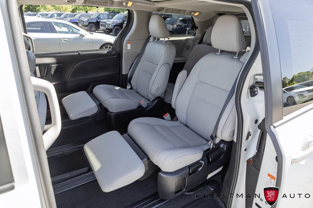 Used 2020 Toyota Sienna Limited FWD image 39