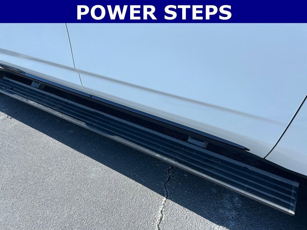 Used 2022 Cadillac Escalade ESV Sport Platinum image 13