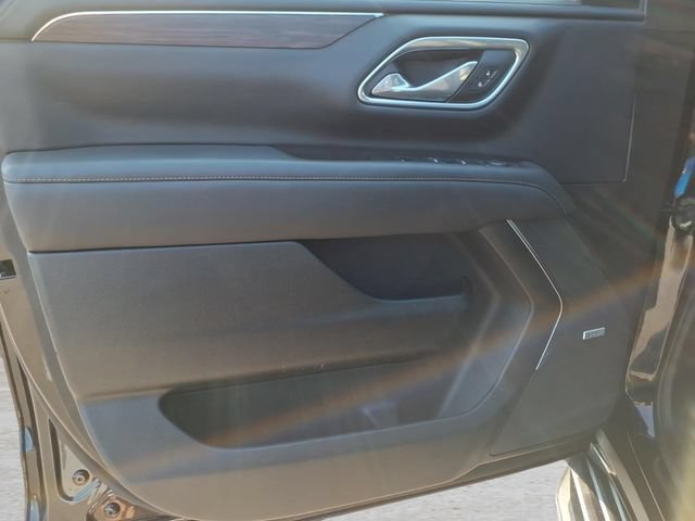 Used 2023 Chevrolet Tahoe LT w/ Luxury Package AWD/4WD image 17