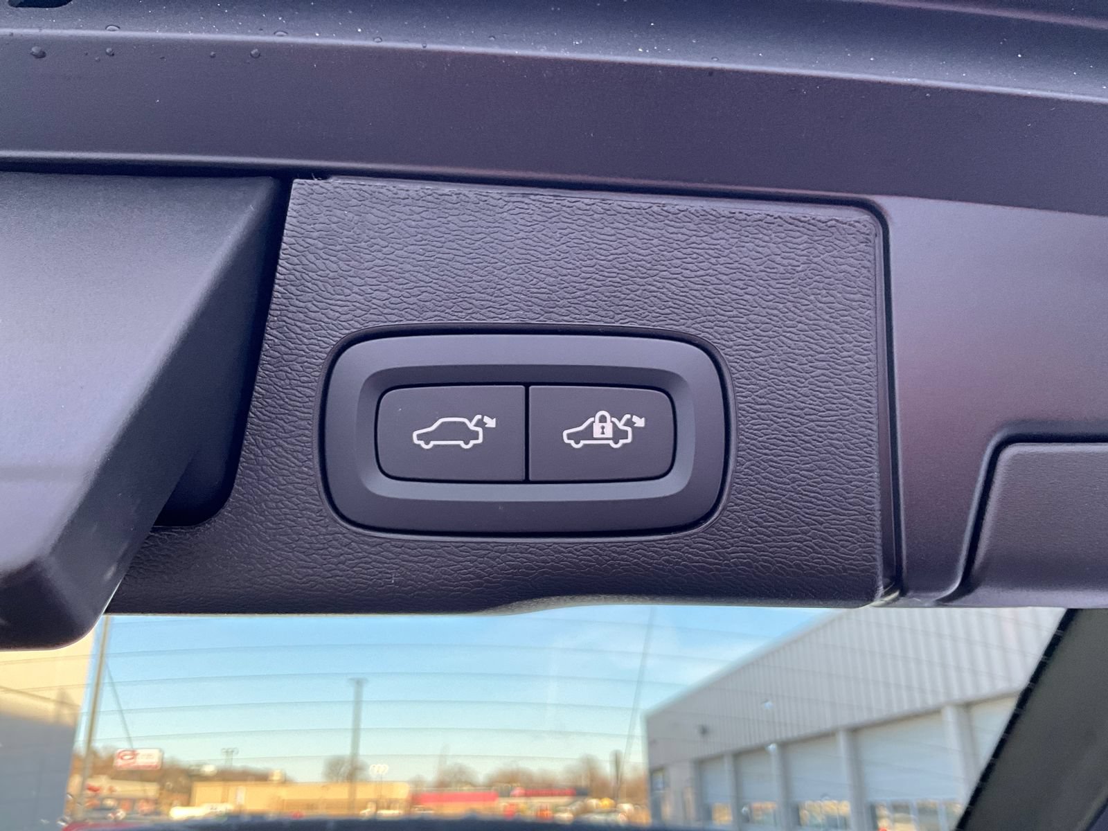 New 2026 Volvo XC60 B5 Plus w/ Protection Package Premier AWD/4WD image 27