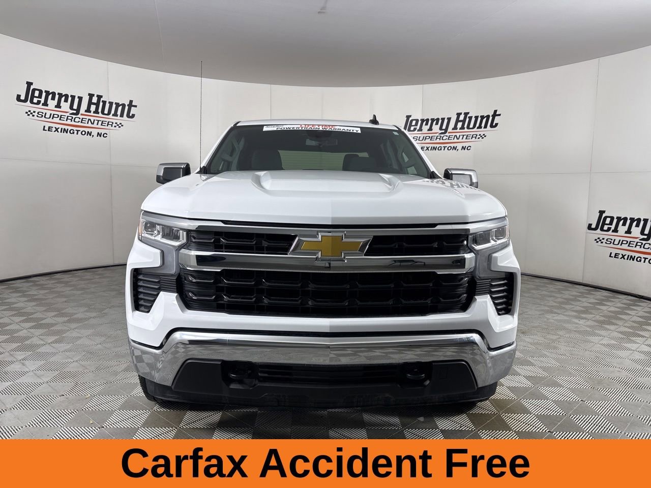 Used 2025 Chevrolet Silverado 1500 LT image 3