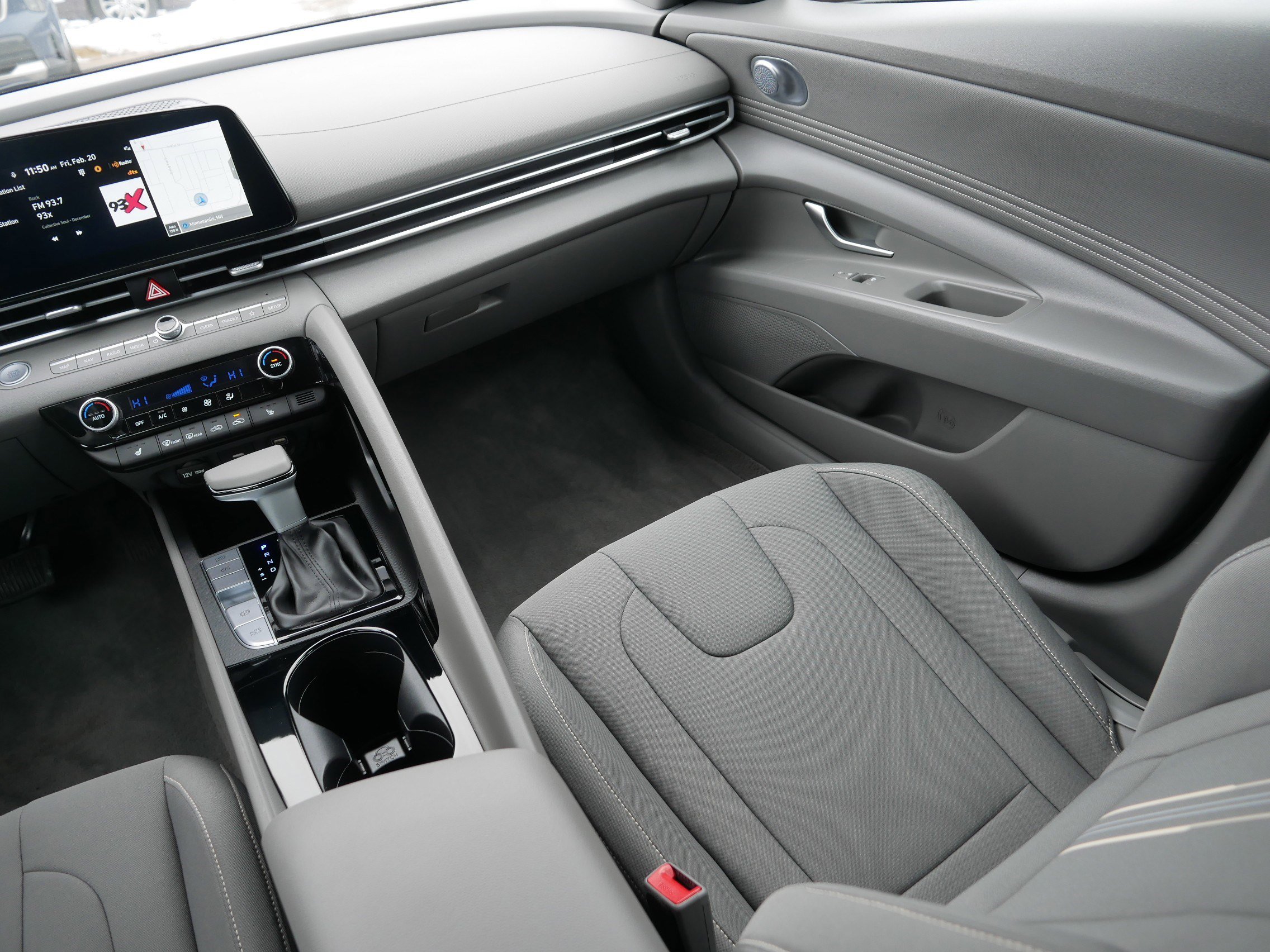 Used 2023 Hyundai Elantra SEL w/ Convenience Package image 11