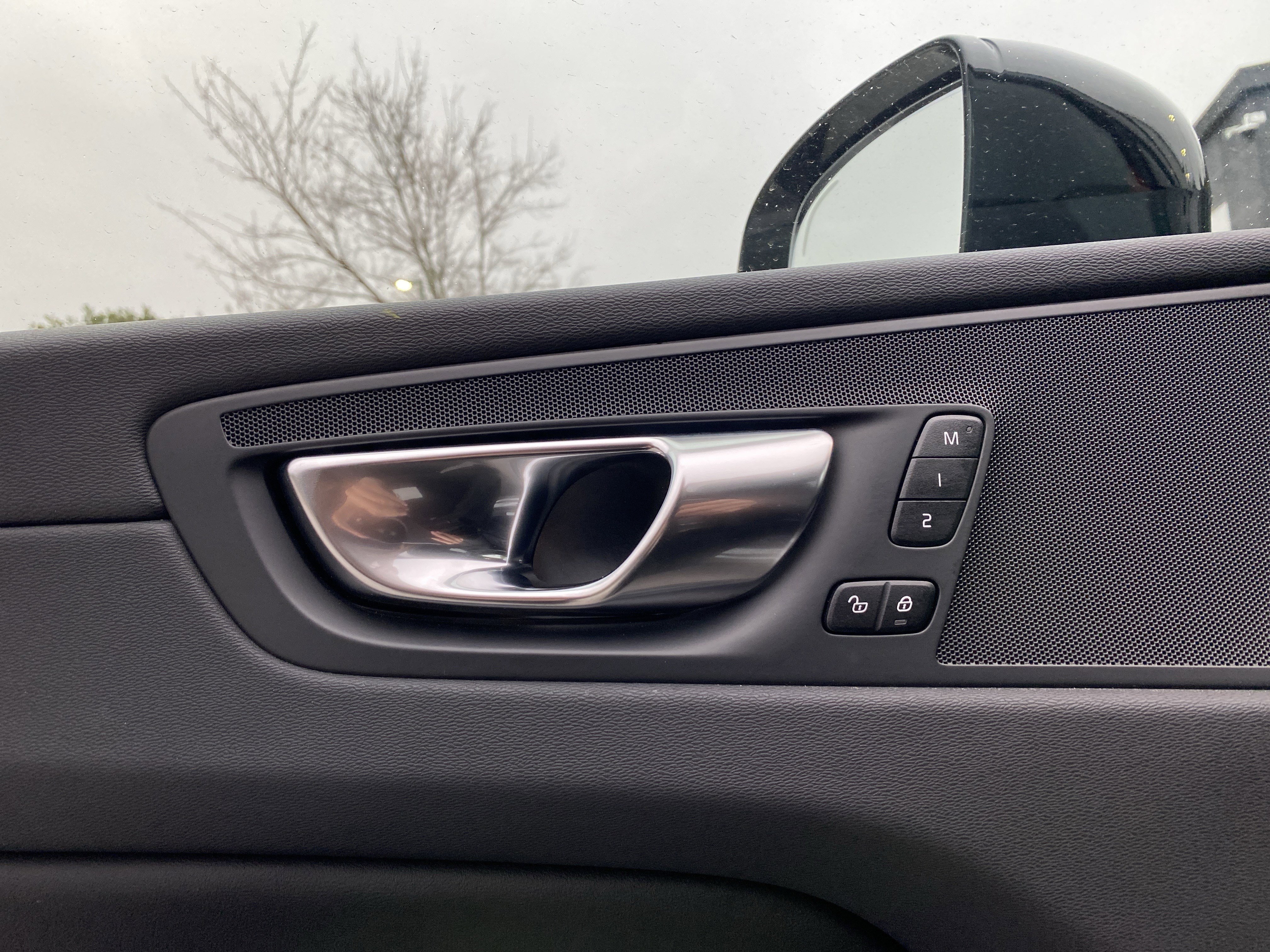 Used 2025 Volvo XC60 B5 Plus image 22