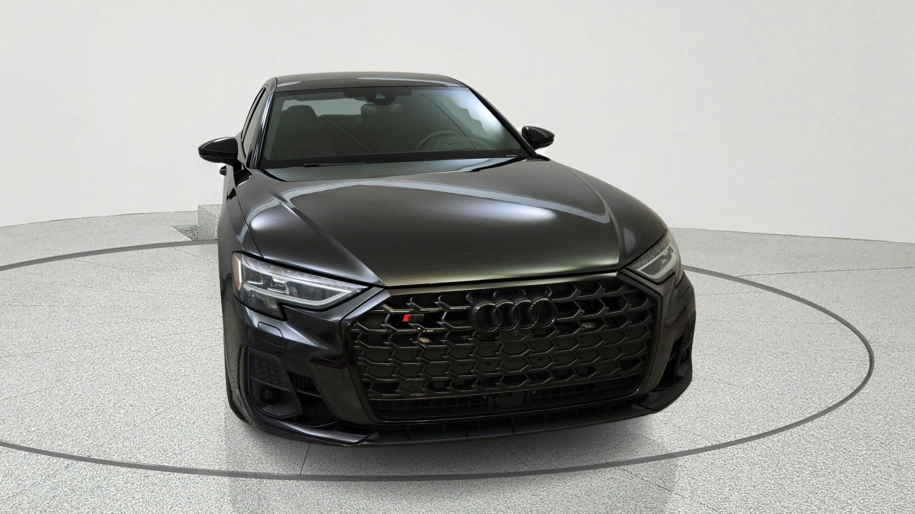 Used 2022 Audi S8 w/ S8 Comfort Plus Package AWD/4WD image 2