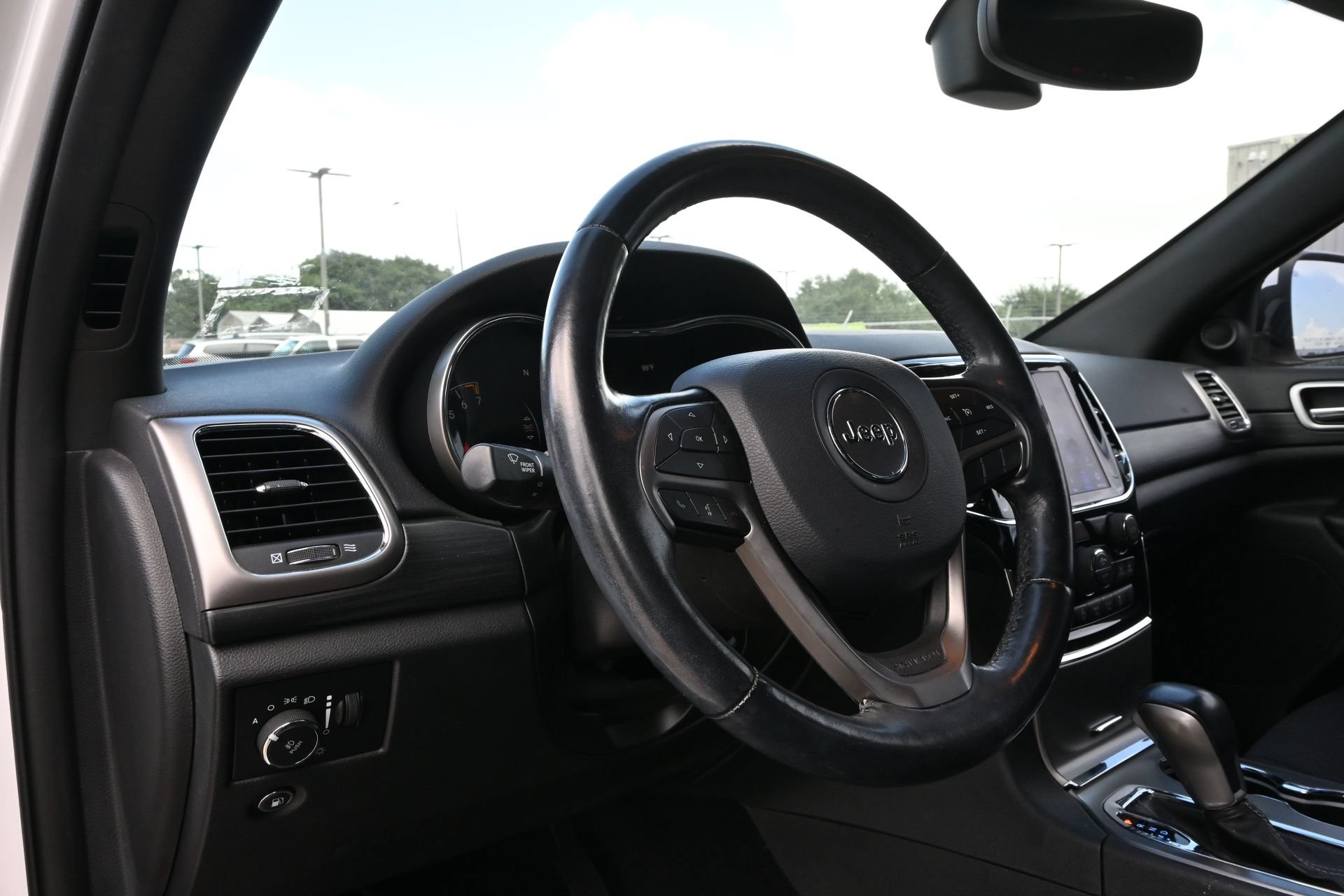 Used 2020 Jeep Grand Cherokee Laredo w/ Security & Convenience Group AWD/4WD image 18