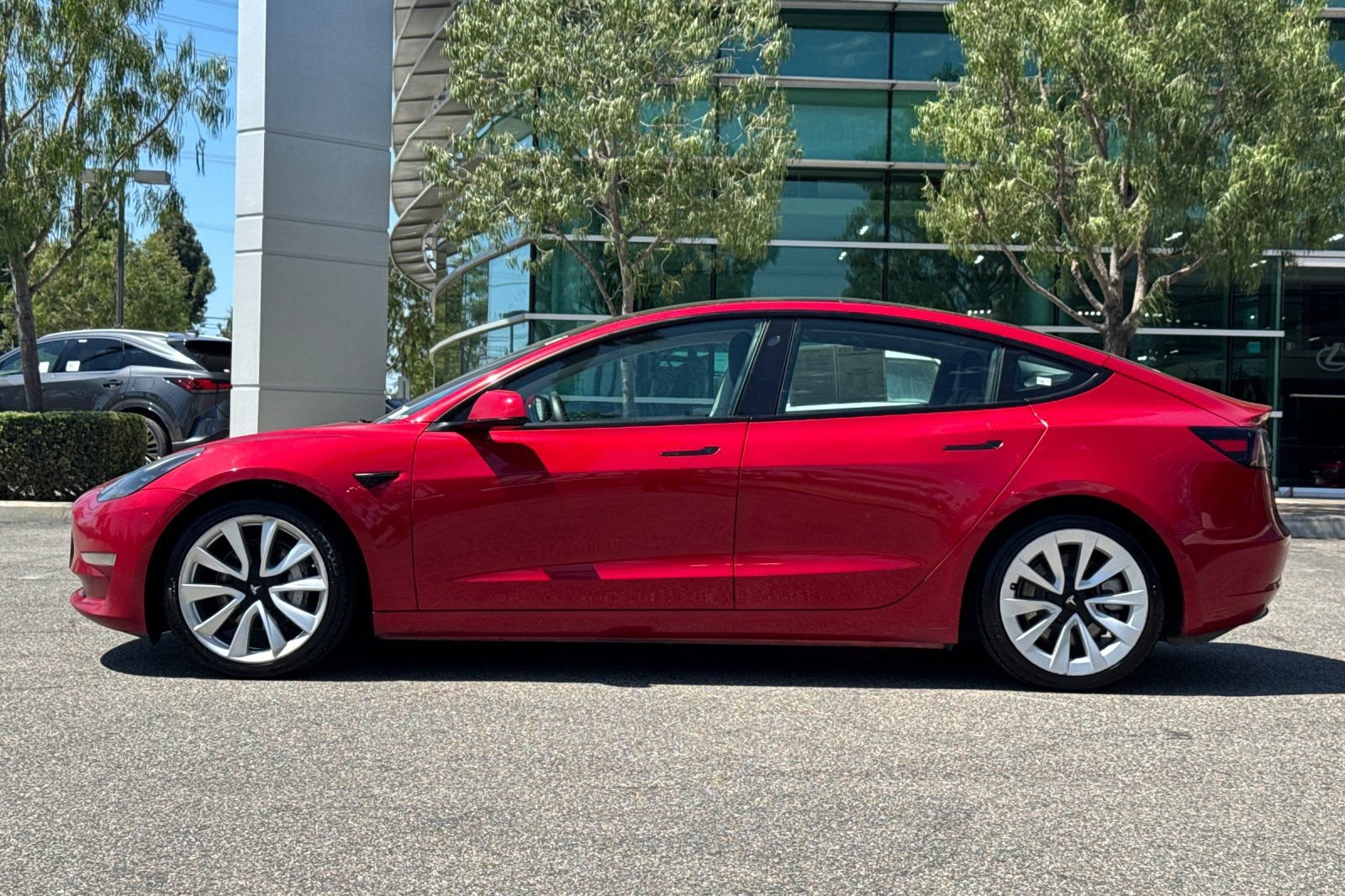 Used 2022 Tesla Model 3 Long Range AWD/4WD image 7