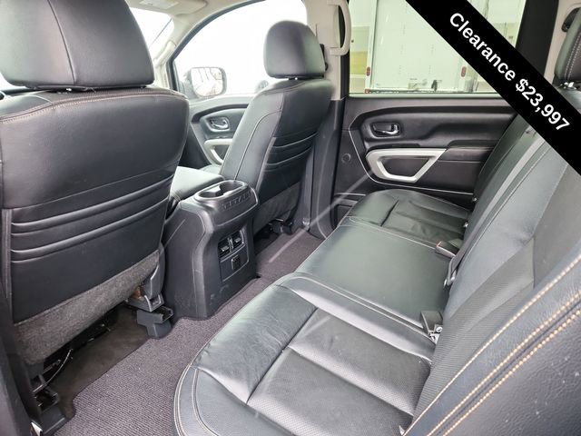 Used 2018 Nissan Titan SL image 23