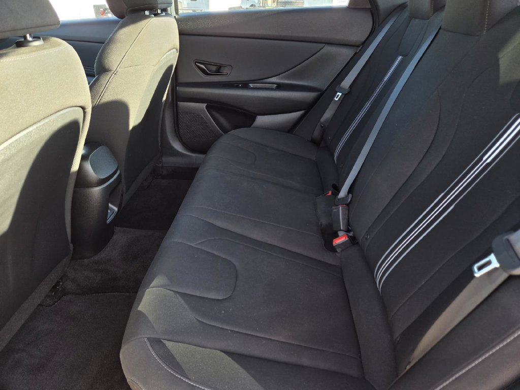 Used 2025 Hyundai Elantra Sport FWD image 38
