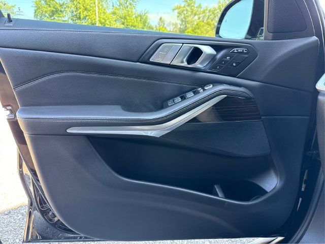 Used 2020 BMW X7 xDrive40i w/ Cold Weather Package AWD/4WD image 22