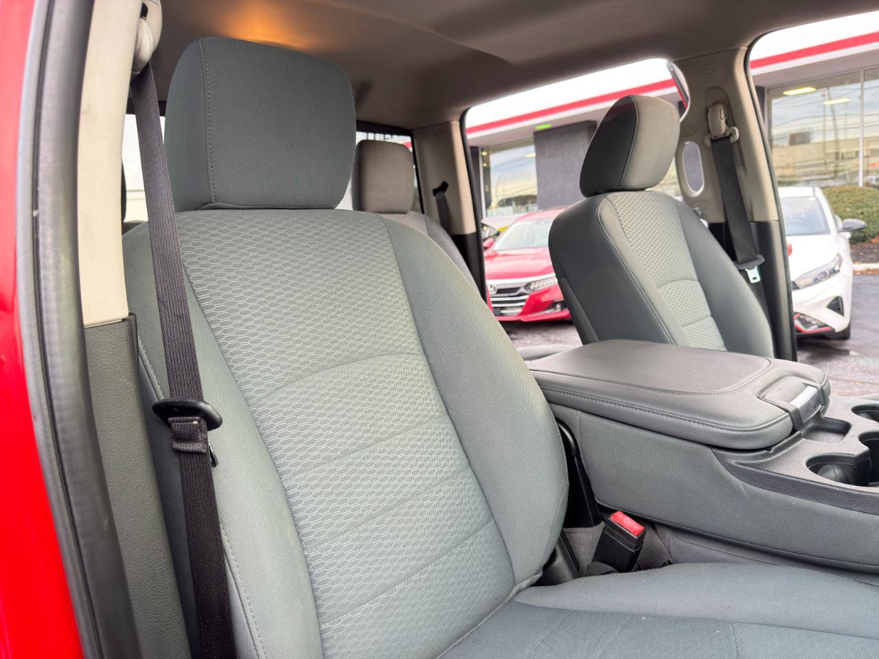 Used 2020 RAM 1500 Classic SLT image 25