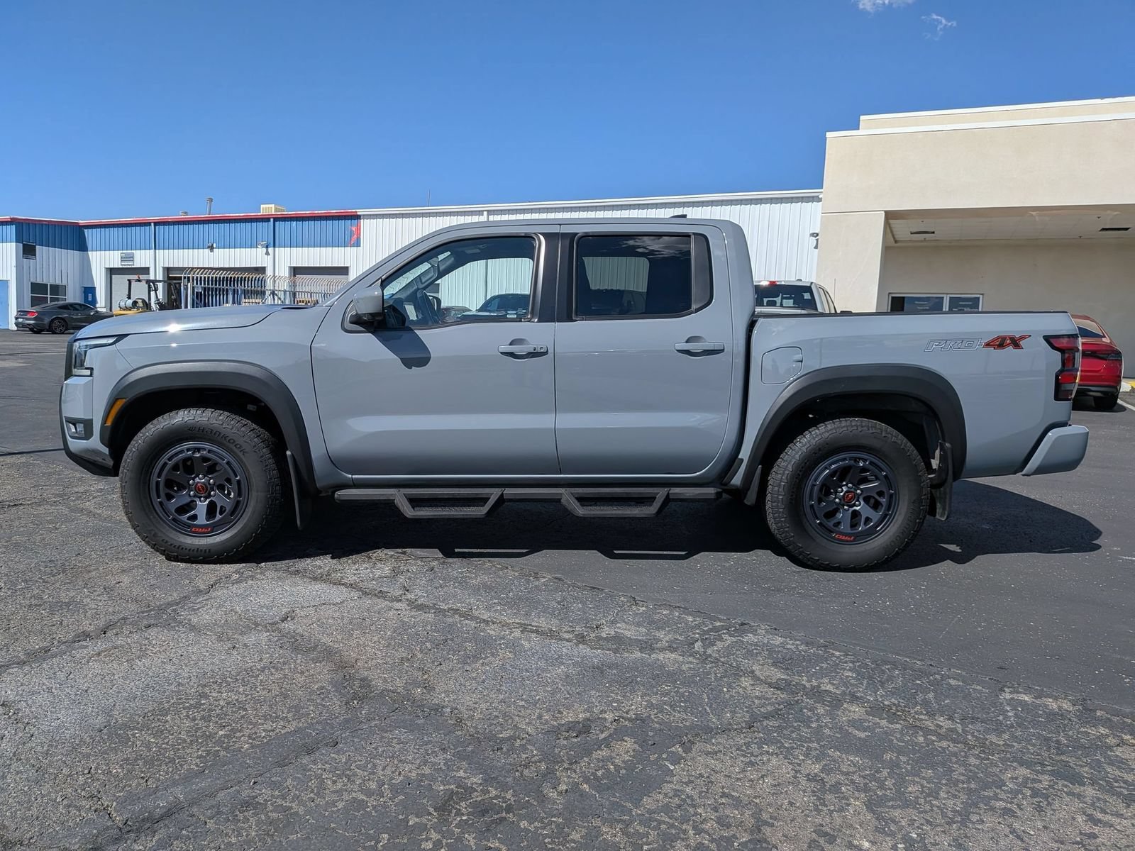 Used 2025 Nissan Frontier PRO-4X w/ Pro Convenience Package AWD/4WD image 8