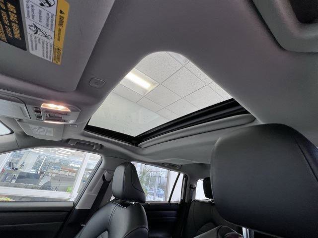 Used 2024 Toyota Highlander XLE image 10