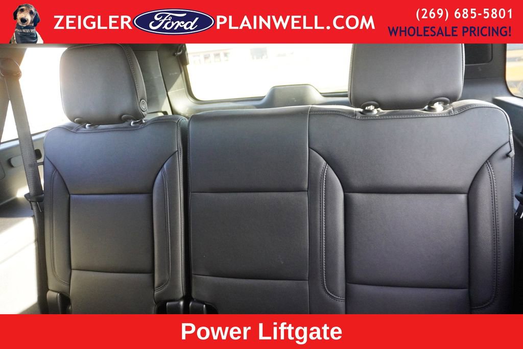 Used 2025 Chevrolet Suburban Z71 image 15
