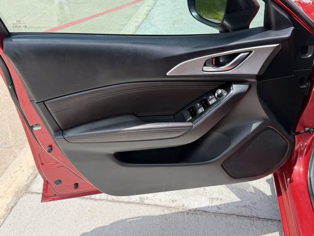 Used 2017 MAZDA MAZDA3 Touring FWD image 4