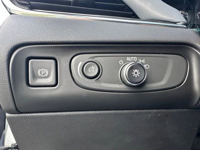 Used 2018 Buick Enclave Premium w/ LPO, Hit The Road Package AWD/4WD image 27